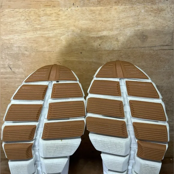 On Cloud REFLECTIVE Womens Size 7.5 Running Shoes Sneakers White Sand Gum - Picture 9 of 11